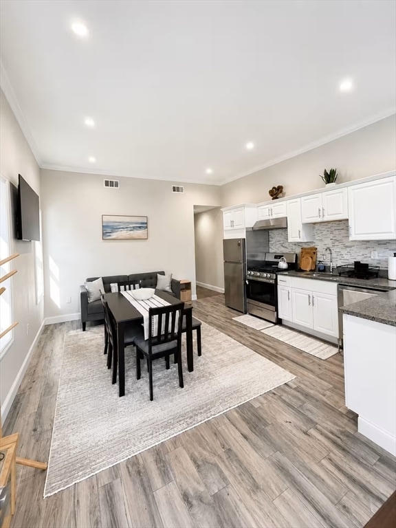 Photo - 632 Beach St