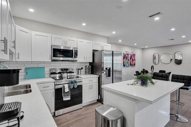 Building Photo - 1326 NE 151st St Rental