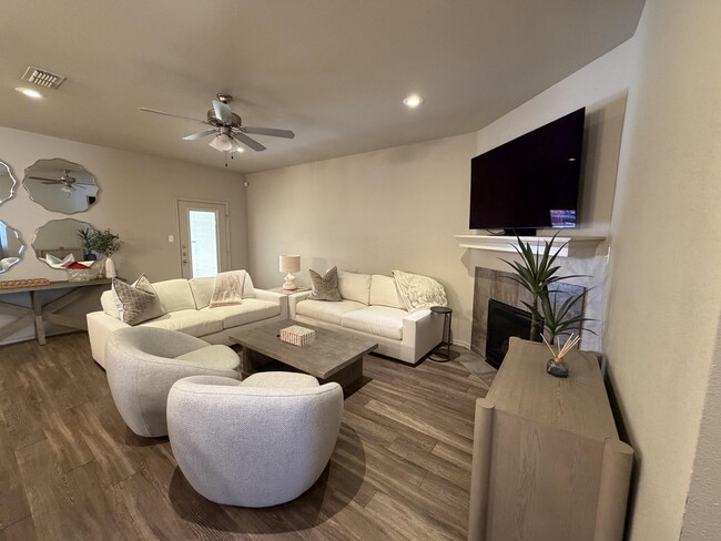 Photo - 2111 10th St