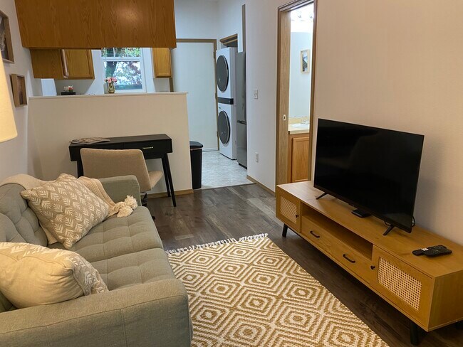 Photo - 121 SE 8th Ave