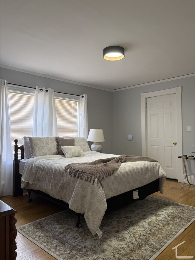Photo - 92 Mt Auburn St