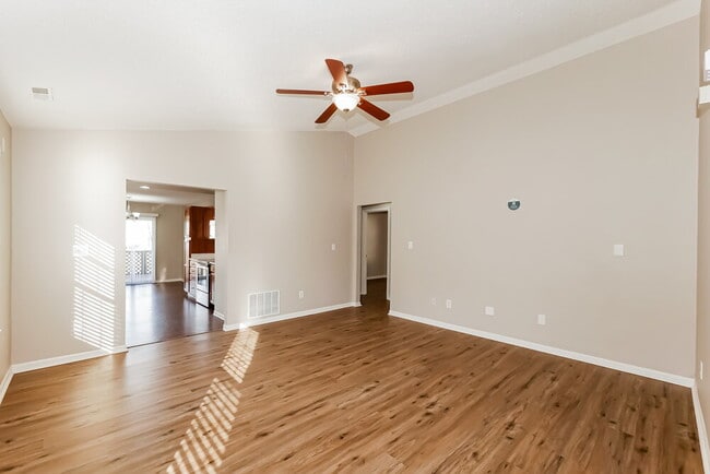 Photo - 648 Cloverfield Ln