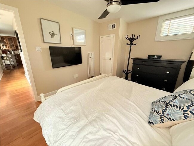 Photo - 611 Lyons St