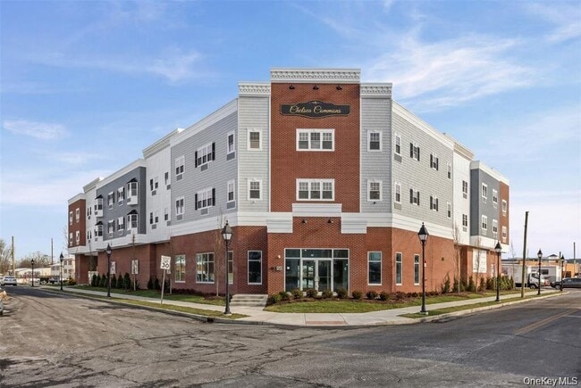 Building Photo - 227 4th Ave Unit 303E