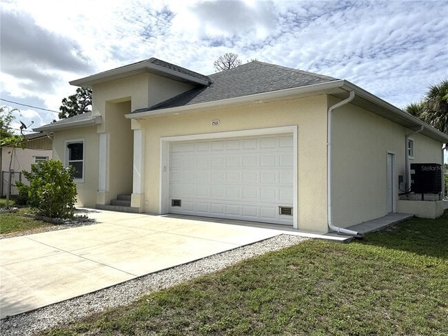 Building Photo - 1501 Helene Ave