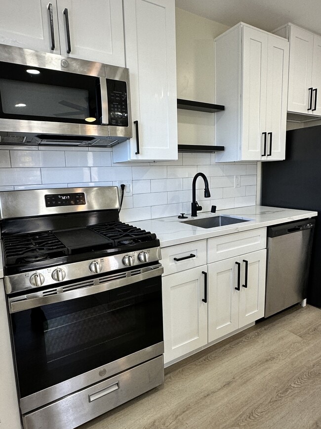 Photo - 4311 Dwight St