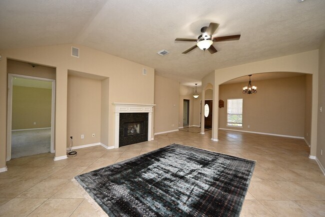 Photo - 219 N Wimberly Way