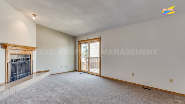 Photo - 759 N Illinois St