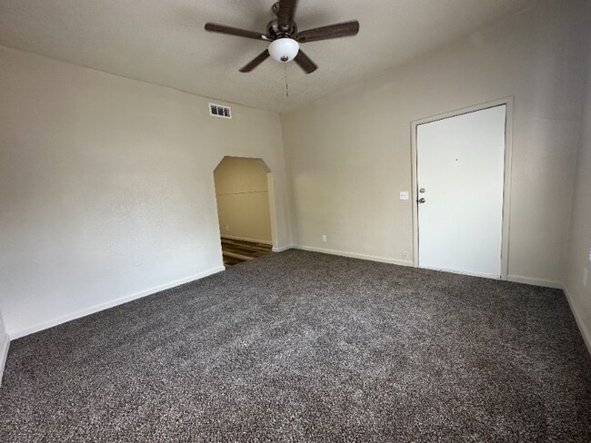 Photo - 921 Main St Unit A