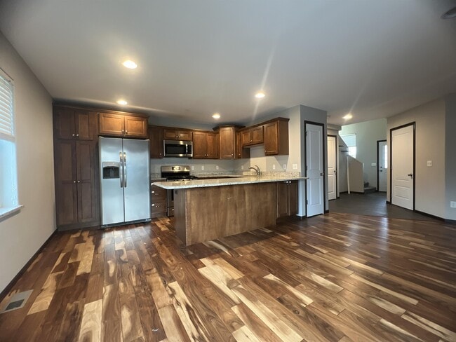 Photo - 6305 Saulk Trail