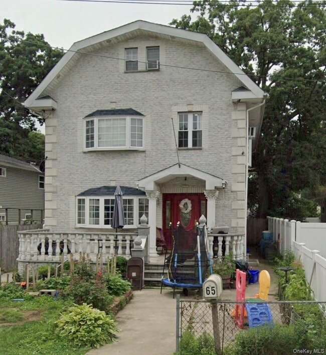 Building Photo - 65 Prospect St