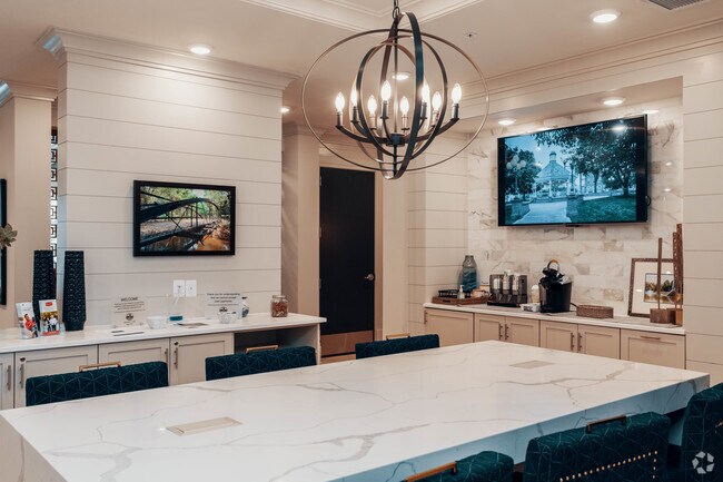 Leasing Center