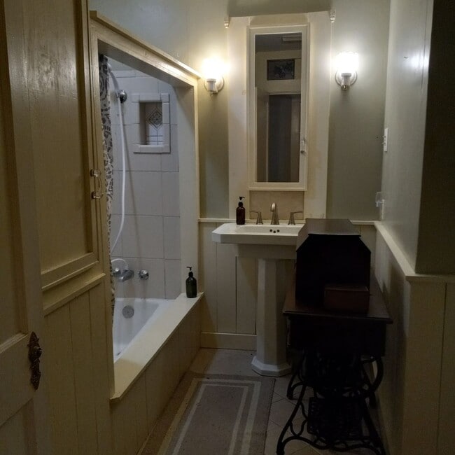 Photo - Three Bedroom, 2 Bathroom