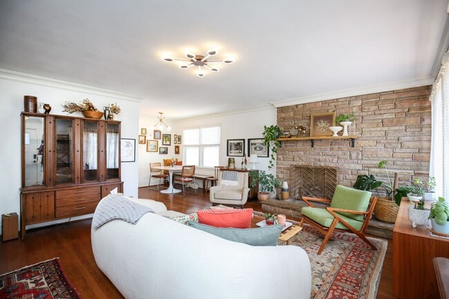 Photo - Adorable 3 bedroom ranch with fenced yard!