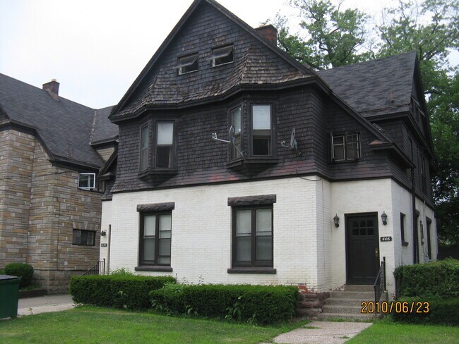 Photo - 450 W 9th St Apartments Unit 3