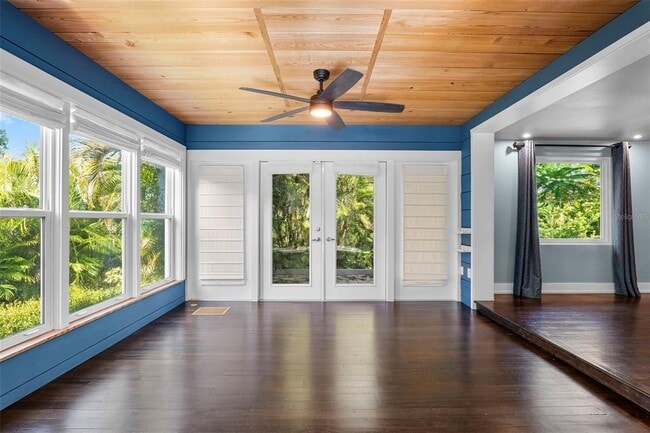 Photo - 920 S Mills Ave