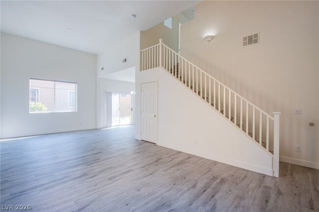 10537 Redwood Ash Ave