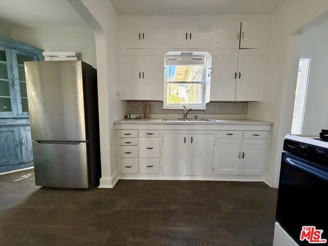 Photo - 14119 Erwin St