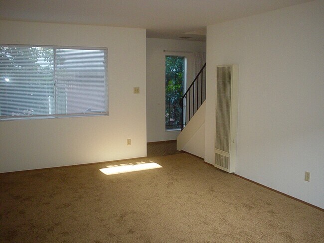 3br Living Room - Aspen Apartments