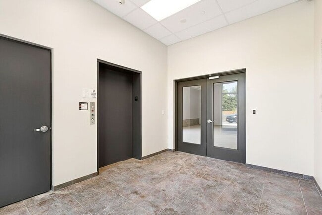 Photo - 450 Pompton Ave