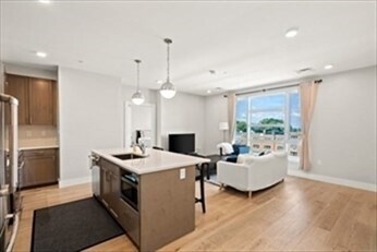 Building Photo - 1650 Commonwealth Ave Unit 501 Rental
