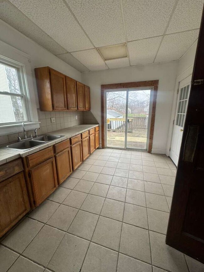 Photo - 4 bed 1 bath house