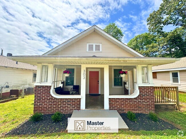 Building Photo - 303 Bailey St Rental