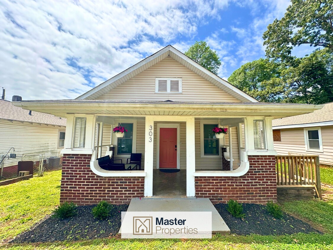 Photo - 303 Bailey St (Greenville, SC)