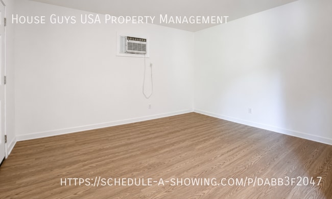 Photo - 15216 Bellaire Ave Unit B