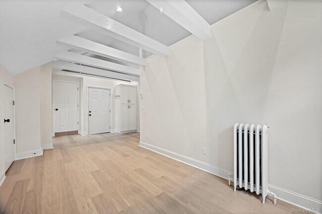 Photo - 12 Thomas Pl Unit 3
