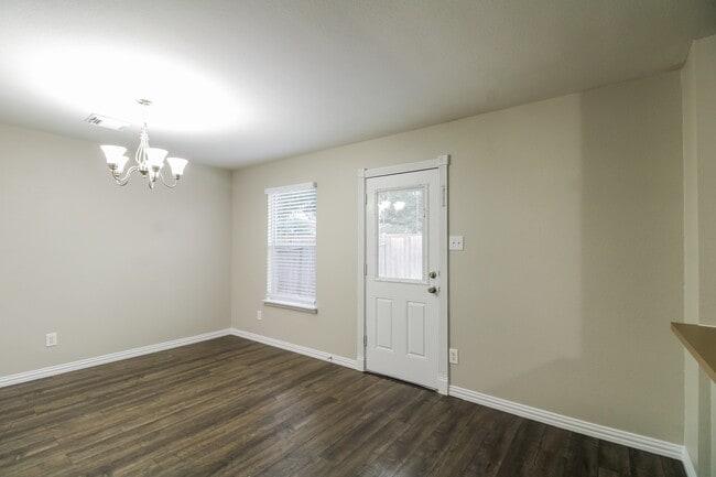 Photo - 439 Remington Park Ct