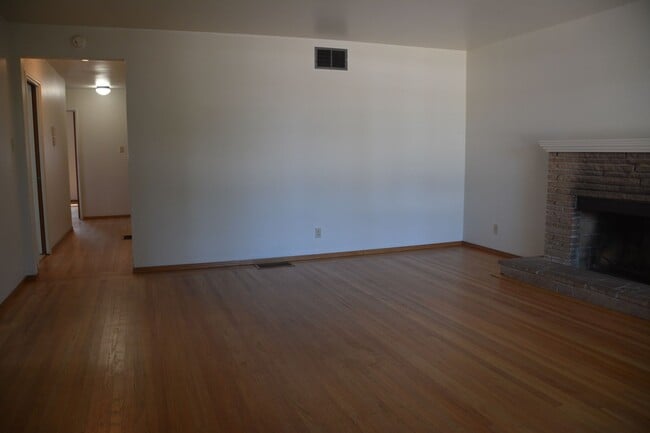 3809 Lassen Dr