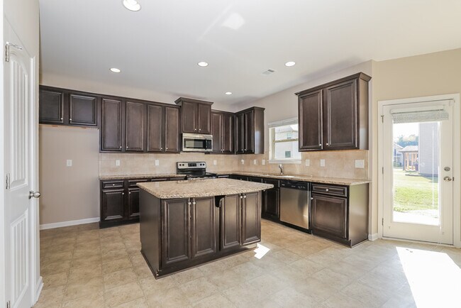 Photo - 110 Trevers Lake Dr