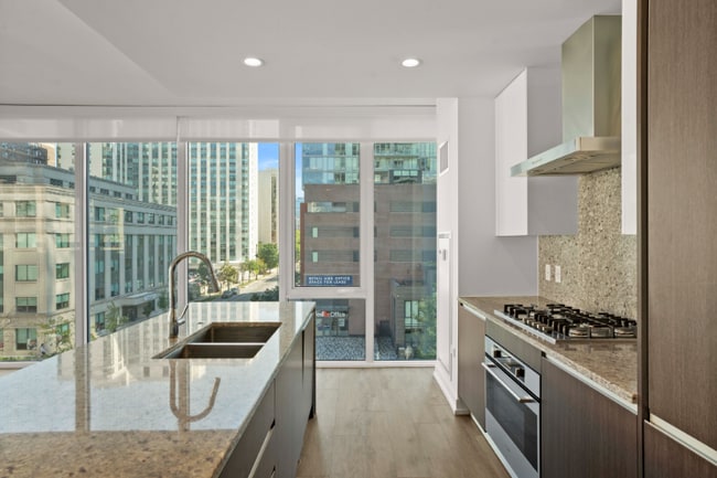 Photo - 1118 N Wells St