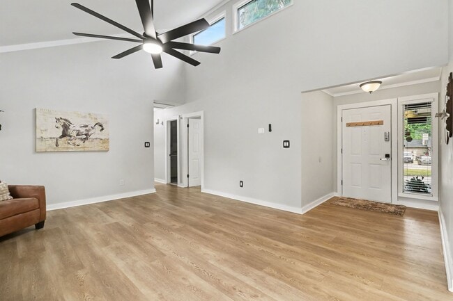 Photo - 210 Fireside Way