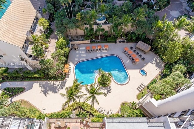 Photo - 540 Brickell Key Dr Unidad 1619