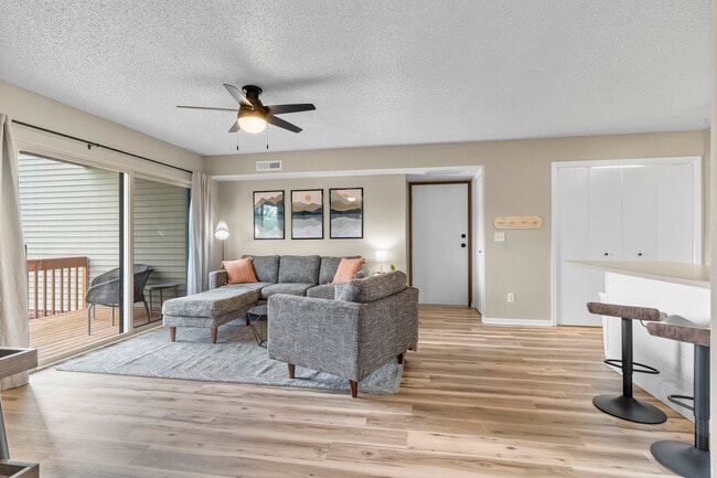 Photo - 10 Zeller Crossing