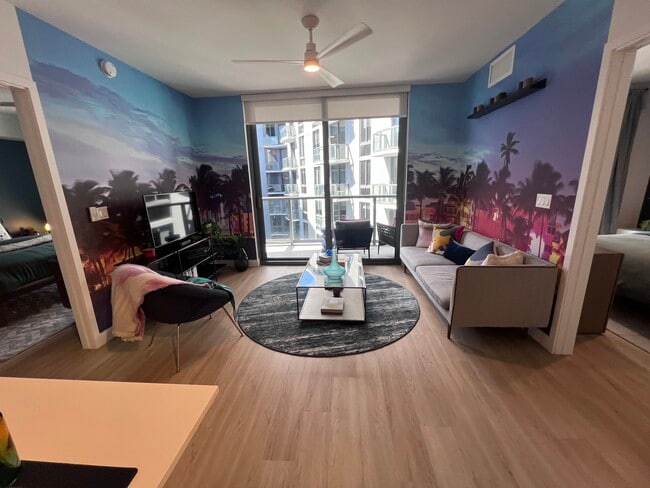 Photo - 556 NE 57th St Unidad B2