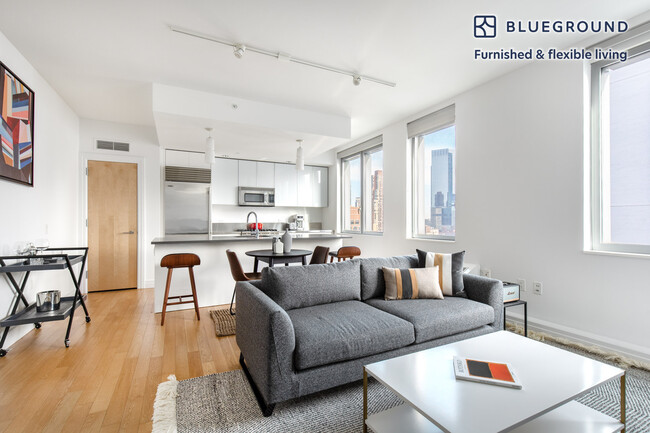 Building Photo - 550 W 54th St Rental