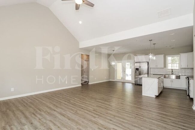 Photo - 724 Somersby Dr