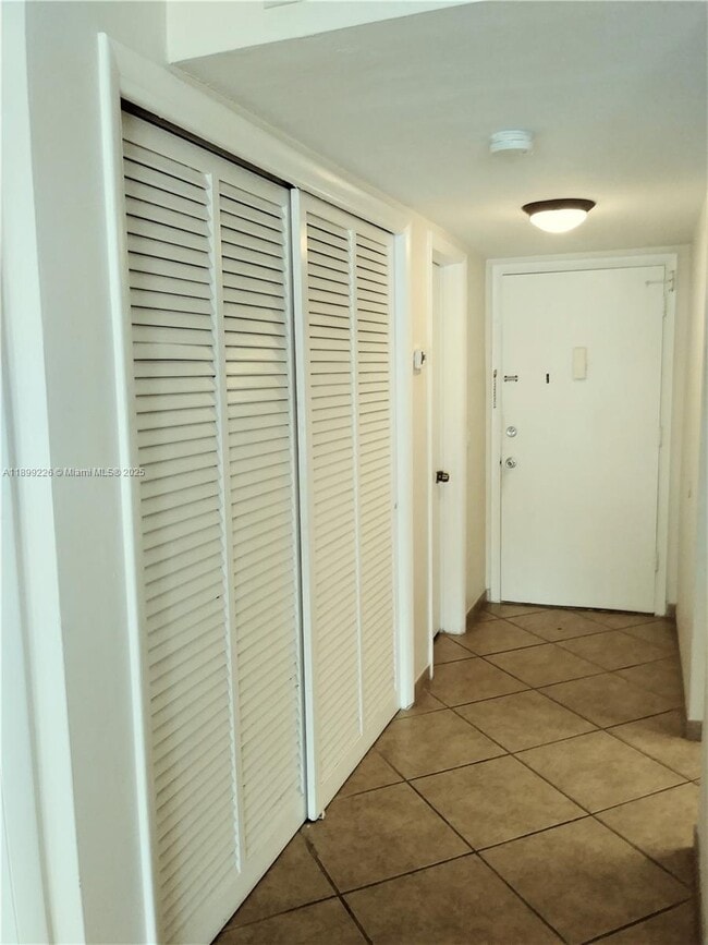 Photo - 16701 NE 14th Ave Unit 206