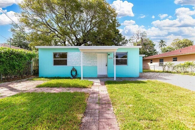 Building Photo - 2210 NW 5th St Rental