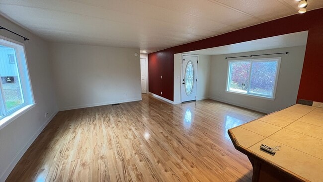 Building Photo - 2 Bedroom 2 Bath