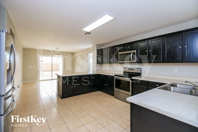 Photo - 941 E Leslie Ave