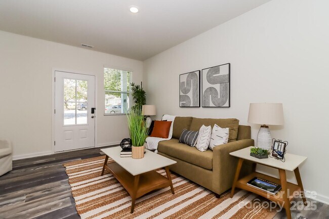 Photo - 929 Ranchero St