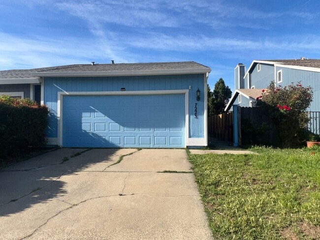 Building Photo - Charming 2-Bedroom, 2-Bath house