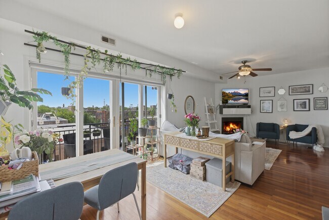 Photo - 2158 W Grand Ave Unit 501
