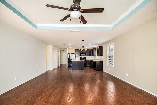 Photo - 304 Chert Ln