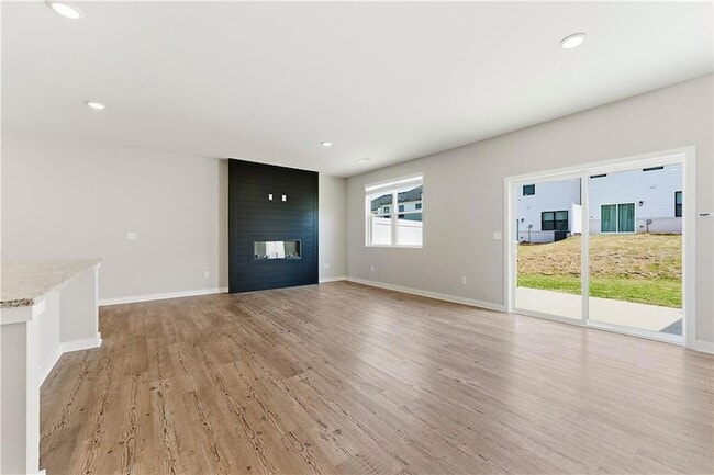 Photo - 1905 Westwind St