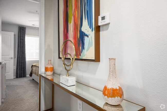 2BR, 2BA - 1,035SF